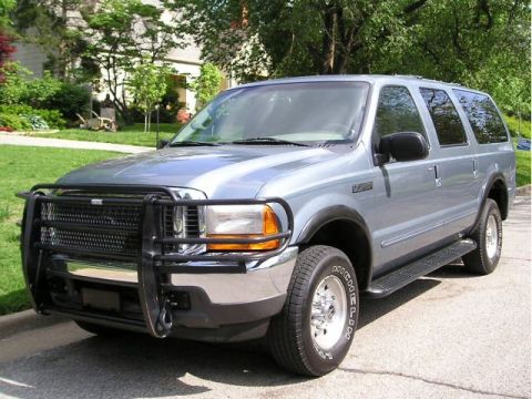 2000 Ford Excursion photo