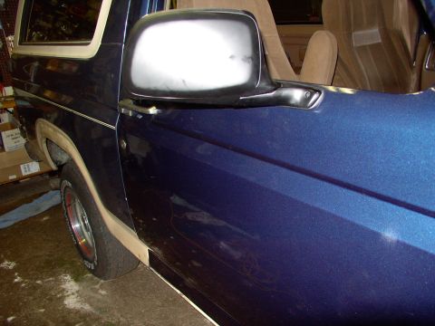 1986 Ford Bronco - Perfectly lined up with the rear quarter body lines, the fender needs to come up a smidgeon, but that's tomorrows job. Tonight I just tosse…