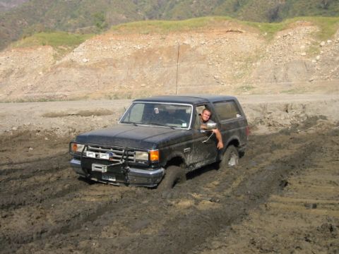 1985 Ford Bronco - Perry stuck