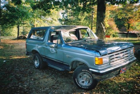 1988 Ford Bronco - Thats what you get when you do 30mph around a 85* turn....You roll 2x