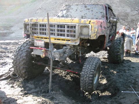 1985 Ford Bronco - This heavily modified truck appears to be from the late 1970s, not a 1985 Bronco.