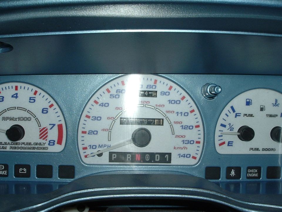 Dashboard gauges with odometer reading 139771