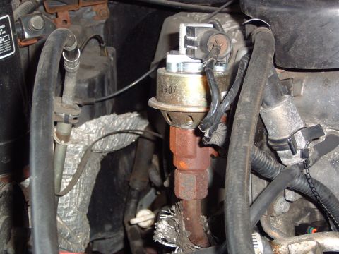 1993 Ford Bronco - whats that rusted thing?