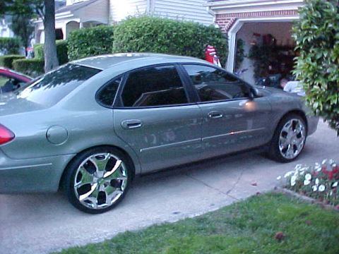 2003 Ford Taurus photo