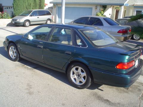 1993 Ford Taurus - a nice view