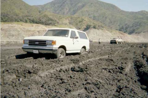 1990 Ford Bronco - Mud is so fun!