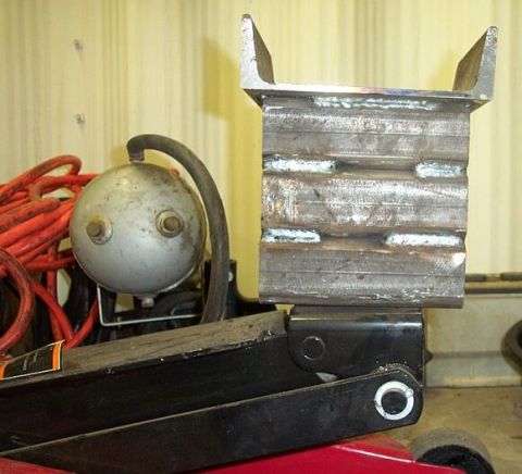 1990 Ford Bronco - Floor jack lifted saddle, super handy