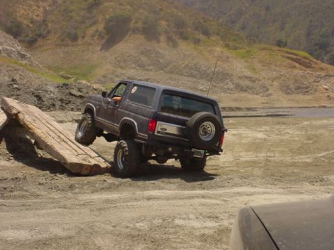 1988 Ford Bronco - Chris going up