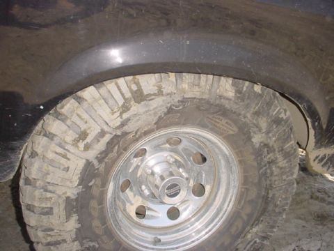 1988 Ford Bronco - 35s tuck nice