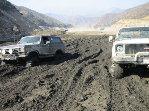 1985 Ford Bronco - Steve and i are stuck