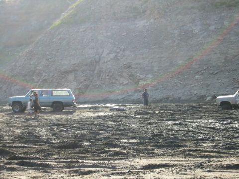 1985 Ford Bronco - whats that in the middle laying on the ground!?