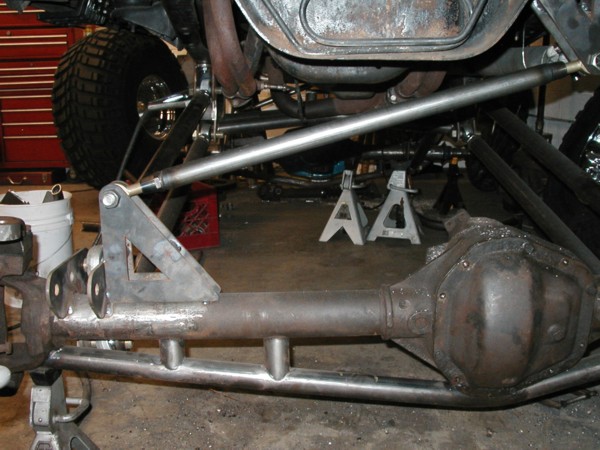 Panhard bracket on D60