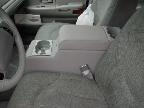 2000 Ford Crown Victoria photo