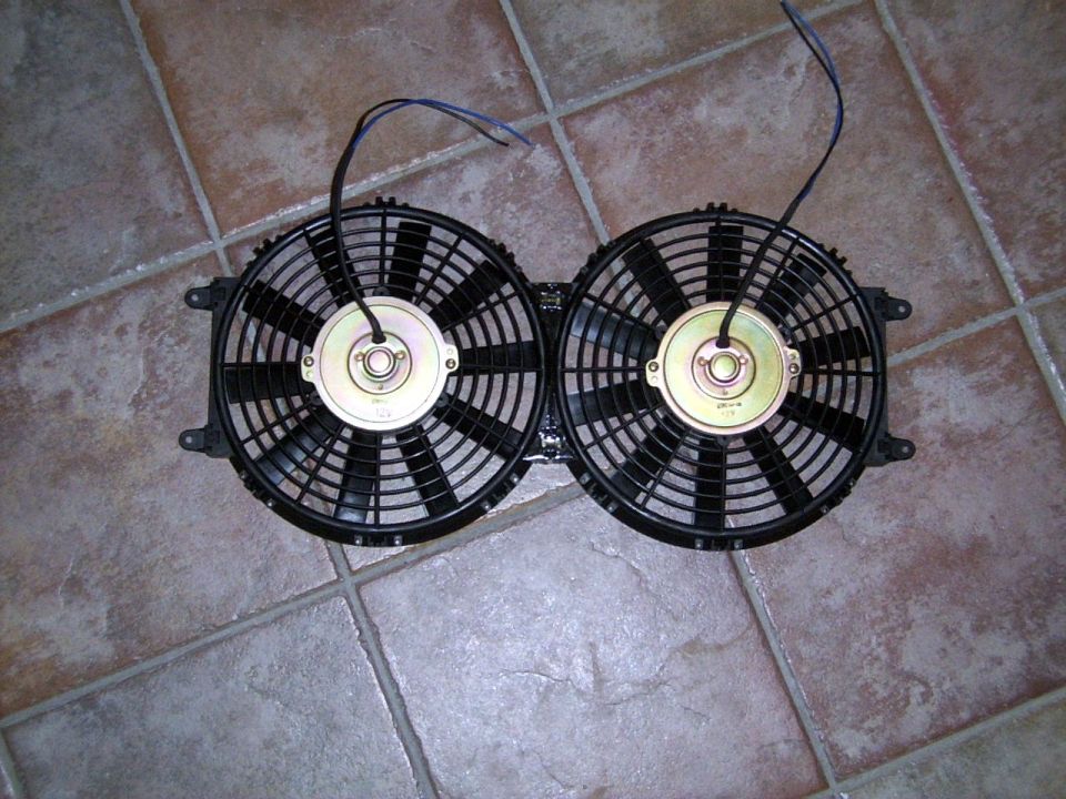 Twin 10" fans setup as pushers