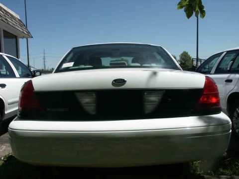 2004 Ford Crown Victoria photo
