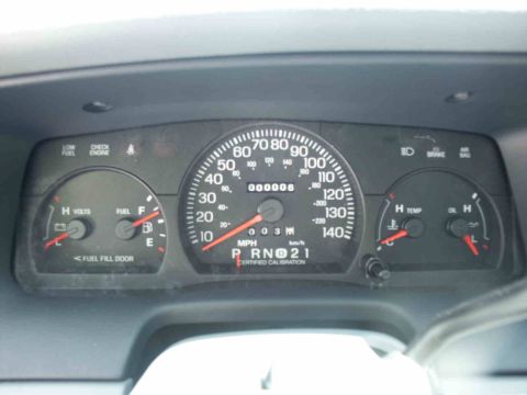 2004 Ford Crown Victoria photo