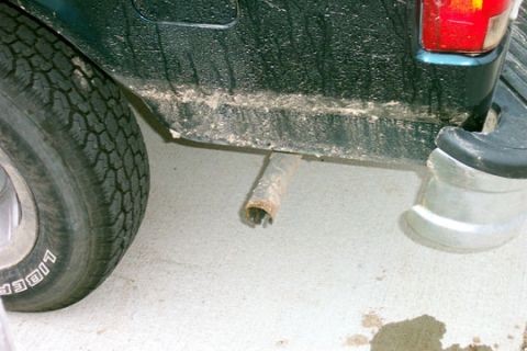 1995 Ford Bronco - passenger side exhaust tip needs work