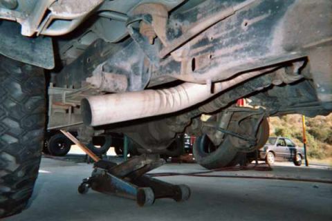 1990 Ford Bronco - No mufflers! I Just an exit pipe coming out from the cat! Sounds nice ,not loud at all!