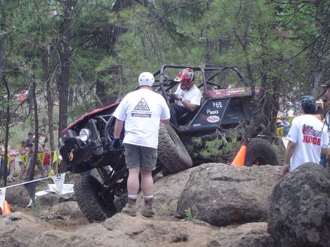 1989 Ford Bronco - Early bronco is highly modified...I wasnt too sure about his "line" over the rocks
