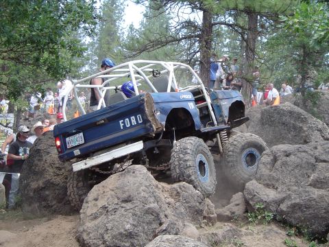 1989 Ford Bronco - Throwin it right at the big stuff