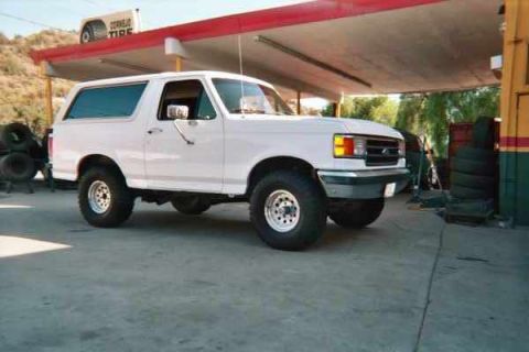1990 Ford Bronco - Looks so much better!