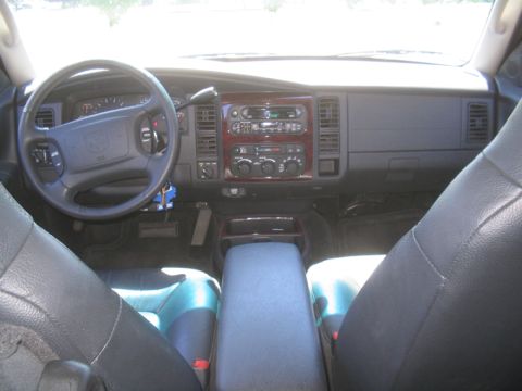 2001 Dodge Durango - leather high back 8-way heated leather seats, overhead console, AM/FM/cassette/ CD/EQ, dual climate control...