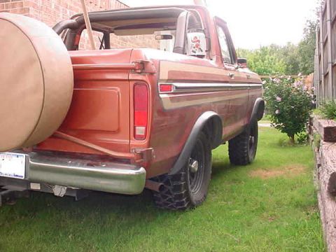 1979 Ford Bronco - note the body distance from the centercaps Riding on new 265/75/16's (about 32-33")