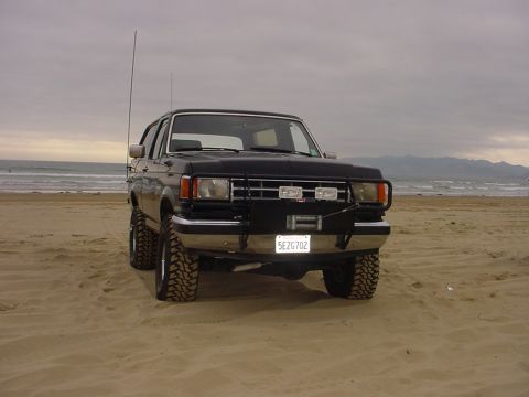 1988 Ford Bronco - Bronco posing