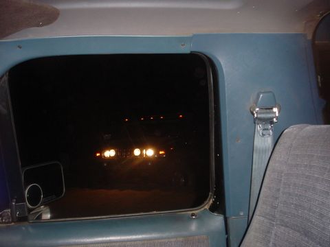 1988 Ford Bronco - stuck hummer, sorry its dark