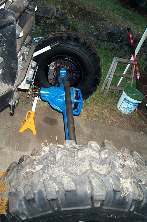 1986 Ford Bronco - Take a look at those calipers. I can not wait to get this rig back on the trail. Broncofest is this next weekend.