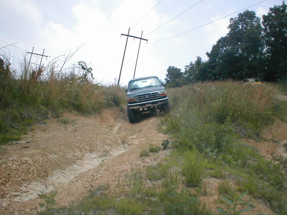 1995 Ford Bronco 3q-front view on dirt path