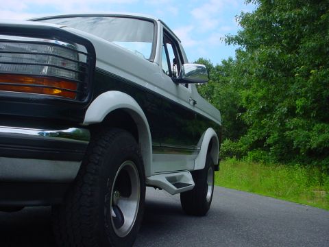 1995 Ford Bronco photo
