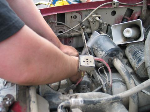1995 Ford Bronco - Other side. Remove battery and battery tray.