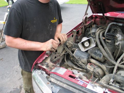 1995 Ford Bronco - Repeat process from other side.