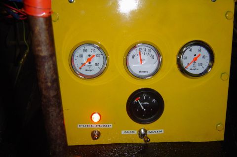 1974 Ford Bronco - light lets you know fuel pump is on