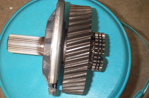 1978 Ford Bronco - Output shaft mounted in the gear.