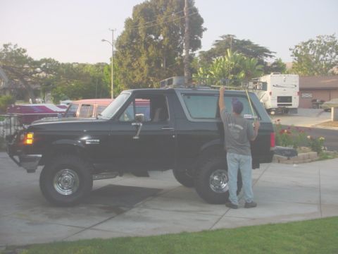1988 Ford Bronco - This is a really old roof rack off of an 88 landcruiser , the cruiser's body is a lot longer than the broncos, so the roof rack is longer.…