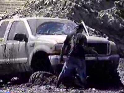 2000 Ford F-450 - I poped a bead in the mud part 1