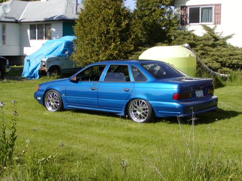 1990 Ford Taurus photo