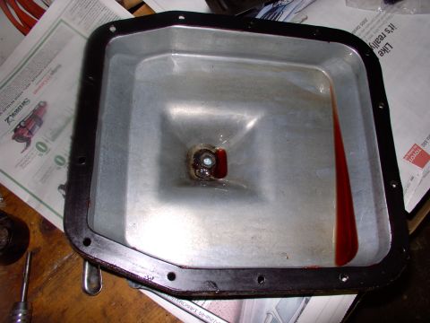 1986 Ford Bronco - That external remote filter is really doing it's job. This is what the pan and fluid looked like after a whole year and 20,000 miles. No fi…