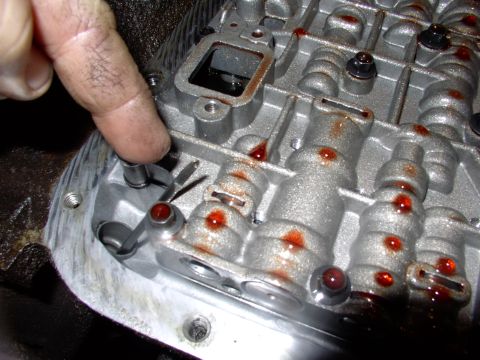 1986 Ford Bronco - Ever wonder how far your dipstick goes into the transmission ? There it is, not far. Damn ! I should have got a shot of the filter on the v…