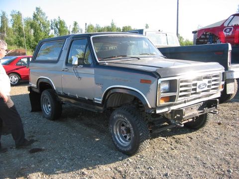 1985 Ford Bronco - Front passangerside