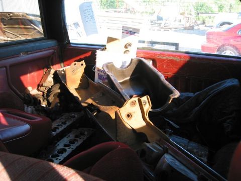 1985 Ford Bronco - Spare parts:) C6, NP208, F/R driveshafts, 2 captin chairs, ported 302 heads, valves and a few other things. I didn't really check it out. G…