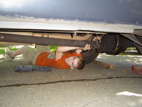 1989 Ford Bronco - Jacob on the rear driveline