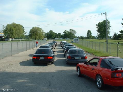 2000 Ford Crown Victoria - Waiting fot the track to open.