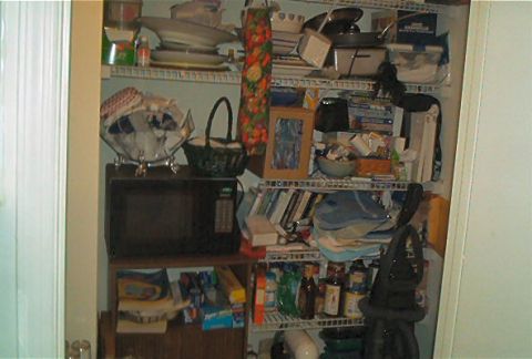 1985 Ford LTD Crown Victoria - pantry, off kitchen