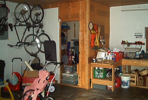 1985 Ford LTD Crown Victoria - garage storage room