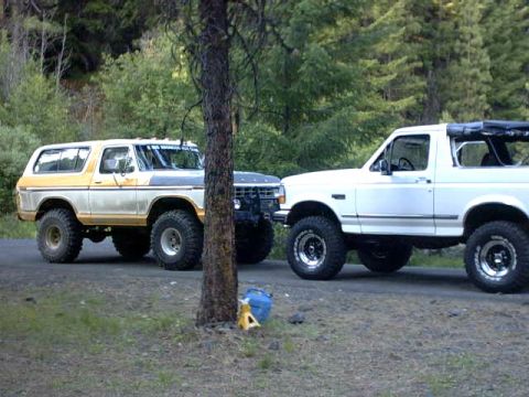 1995 Ford Bronco - Tony < > Mark