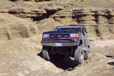 1996 Ford Bronco - Mike in Moon Rocks Notch. (6/26/2004)