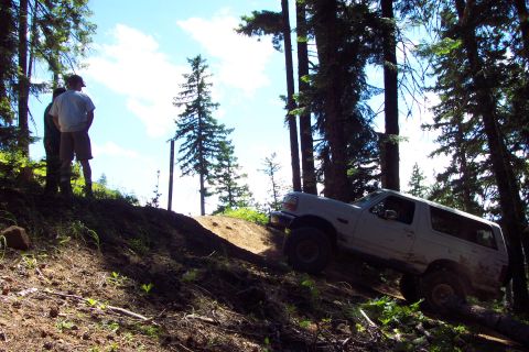 1996 Ford Bronco - Approaching Road at End of Second Section of Trail 676. (6/27/2004)